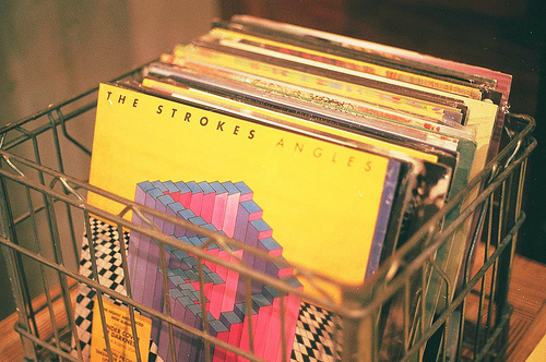 [Must Listen] The New Vintage Music: The Strokes – Angles [Playlists]